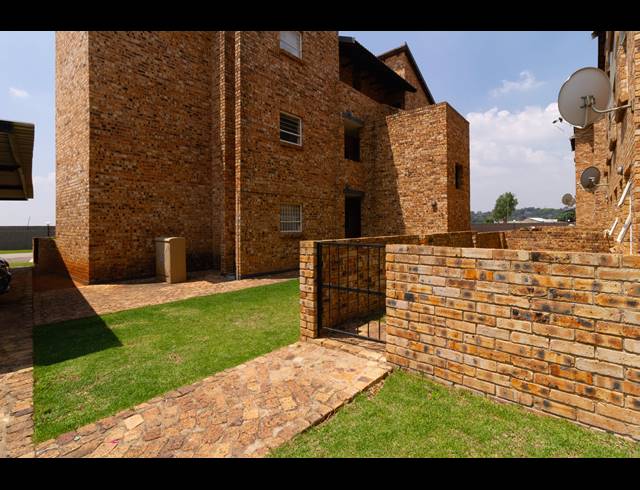 2 BEDROOM APARTMENT FOR SALE IN HONEYPARK